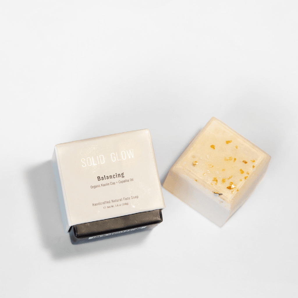 Solid Glow - Balancing Natural Face Soap (Kaolin Clay + Copaiba Oil) | (3.8 oz. / 108g) SWAY's Solid Glow are handcrafted facial soaps that look and smell as delicious as desserts. While kaolin clay has both the hydration and oil reduction properties anyone would enjoy, copaiba oil is anti-inflammatory and healing, capable of soothing irritated skin and chronic skin disorders.